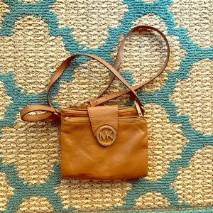 MICHAEL KORS CROSSBODY